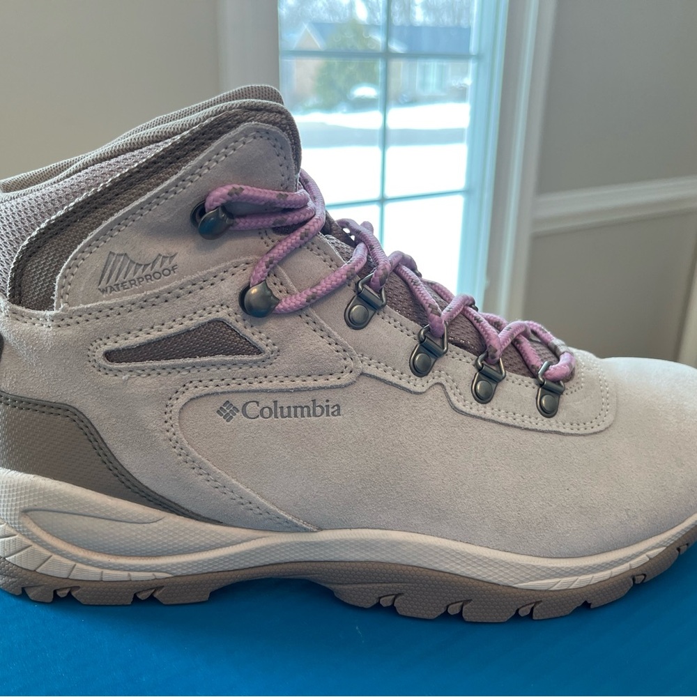 Columbia Gray Hiking Boots with Pink Laces